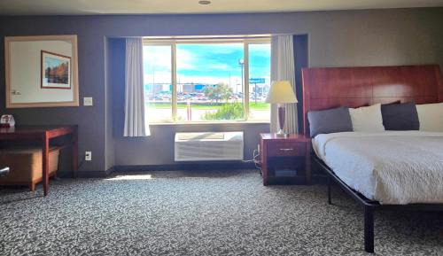 Deluxe King Suite