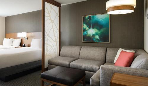 Queen Room with Two Queen Beds and Sofa Bed - High Floor