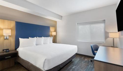 Two-Bedroom Apartment with Two King Beds - Non-Smoking