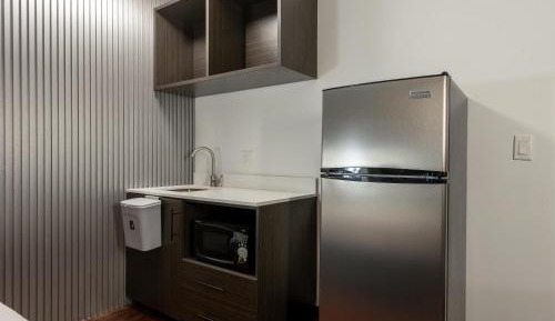 Queen Room - Disability Access - Non-Smoking