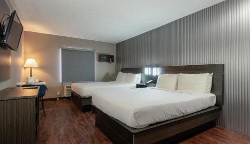 Queen Room with Two Queen Beds - Non-Smoking
