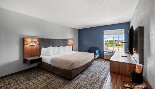 King Suite with Whirlpool - Non-Smoking