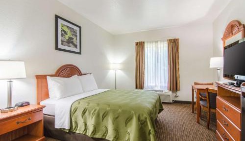 Queen Room - Accessible/Nonsmoking