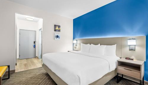 King Suite - Accessible/Non-Smoking