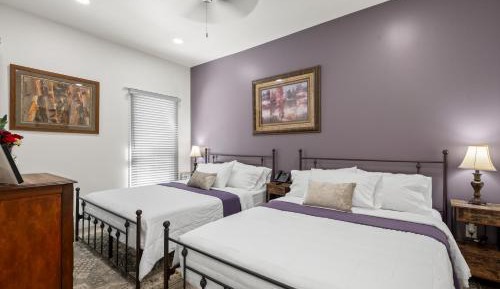Standard Queen Room with Two Queen Beds