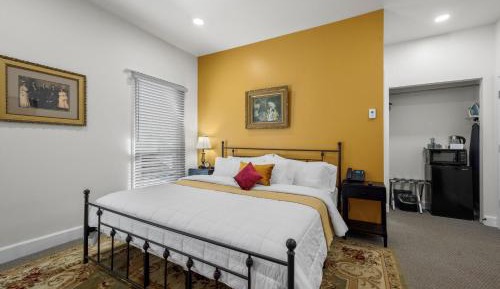 Standard King Room