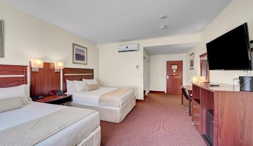Deluxe Queen Room