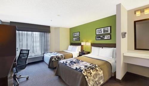 Room with Two Queen Beds - Non-Smoking