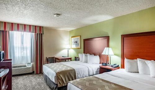 Queen Room with Two Queen Beds and Bathtub - Non-Smoking