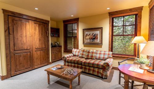 Queen Suite