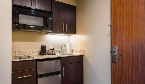 Queen Room with Two Queen Beds and Kitchenette - Pet Friendly - Non-Smoking