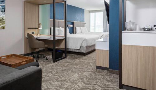 Queen Suite with Two Queen Beds, Bathtub and Trundle Sofa - Mobility Access/Hearing Accessible