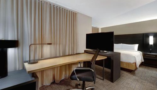 King Studio with Sofa Bed