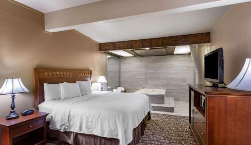King Suite with Spa Bath