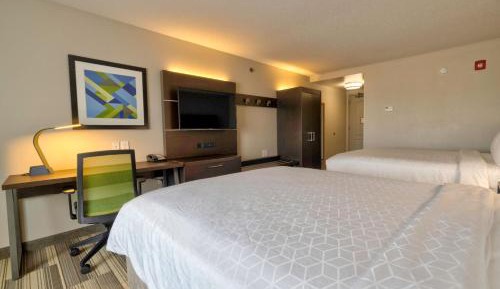 Standard Queen Room with Two Queen Beds