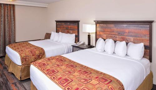 Queen Room with Two Queen Beds - Non Smoking