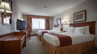 Quadruple Room with Two Queen Beds - Non Smoking/Pet Friendly