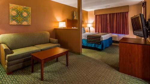 King Room with Sofa Bed - Non-Smoking