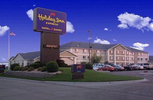 Beatrice Hotel | Holiday Inn Express Hotel & Suites Beatrice, an IHG Hotel