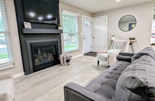 Fort Collins House | Spacious 5-bedroom house in fantastic Fort Collins with AC, WiFi