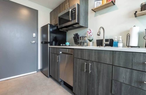 South Kansas City Apartment | Scholar's Row 109
