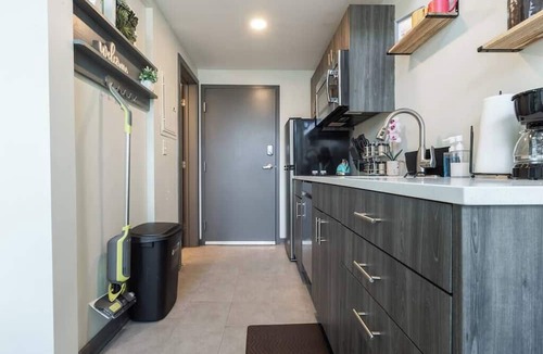 South Kansas City Apartment | Scholar's Row 109