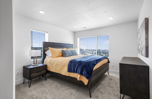 Clearfield Apartment | Beautiful, cozy, 2 bedroom 5 floor apartment.