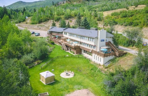 Glenwood Springs Cabin | Mountain View Room #8