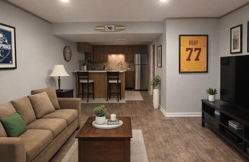 Blue Springs House | 3 Bedroom Backyard Oasis Near Major international sporting event Events
