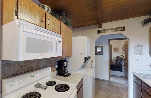 Purgatory Cabin | Mountain View Cabin with Two Private Decks, near Purgatory & Electra Lake
