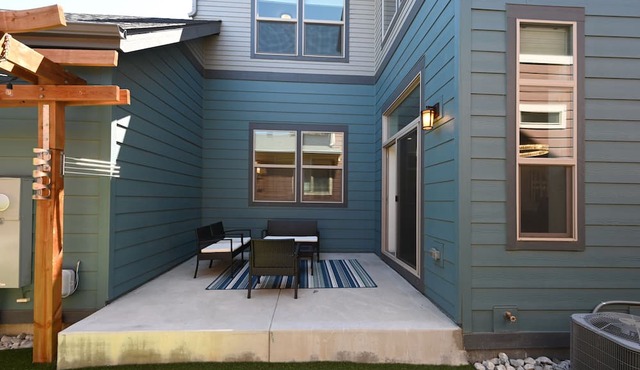 STAPLETON LUXURY RENTAL HOUSE